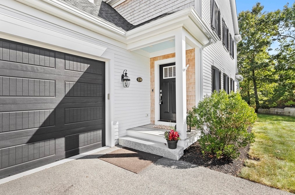 128 Watercourse Pl, Plymouth, MA 02360