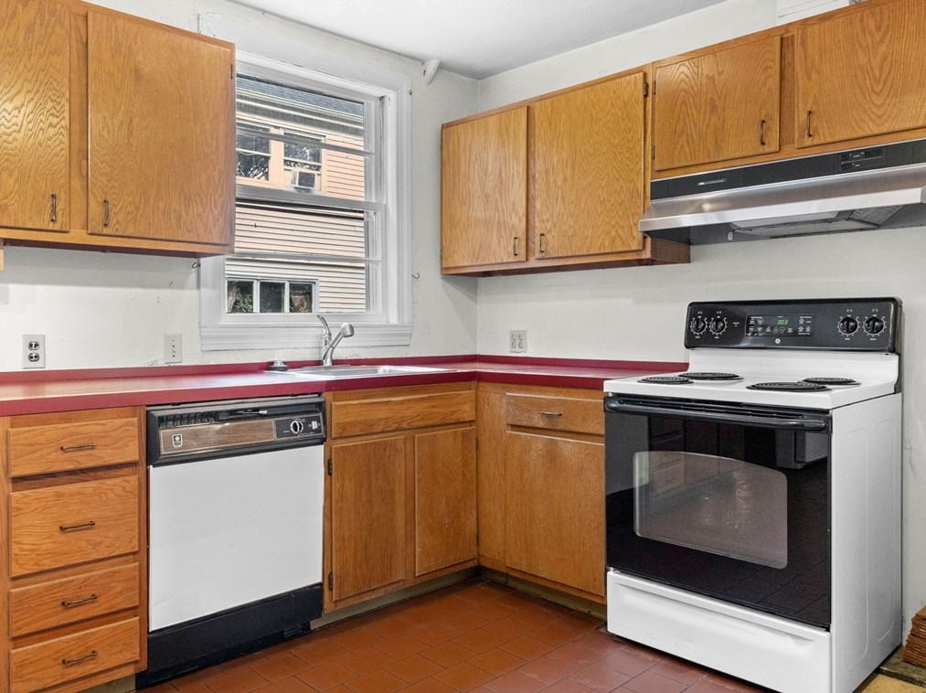 111 Fairmont St, Arlington MA 02474-8718 exterior