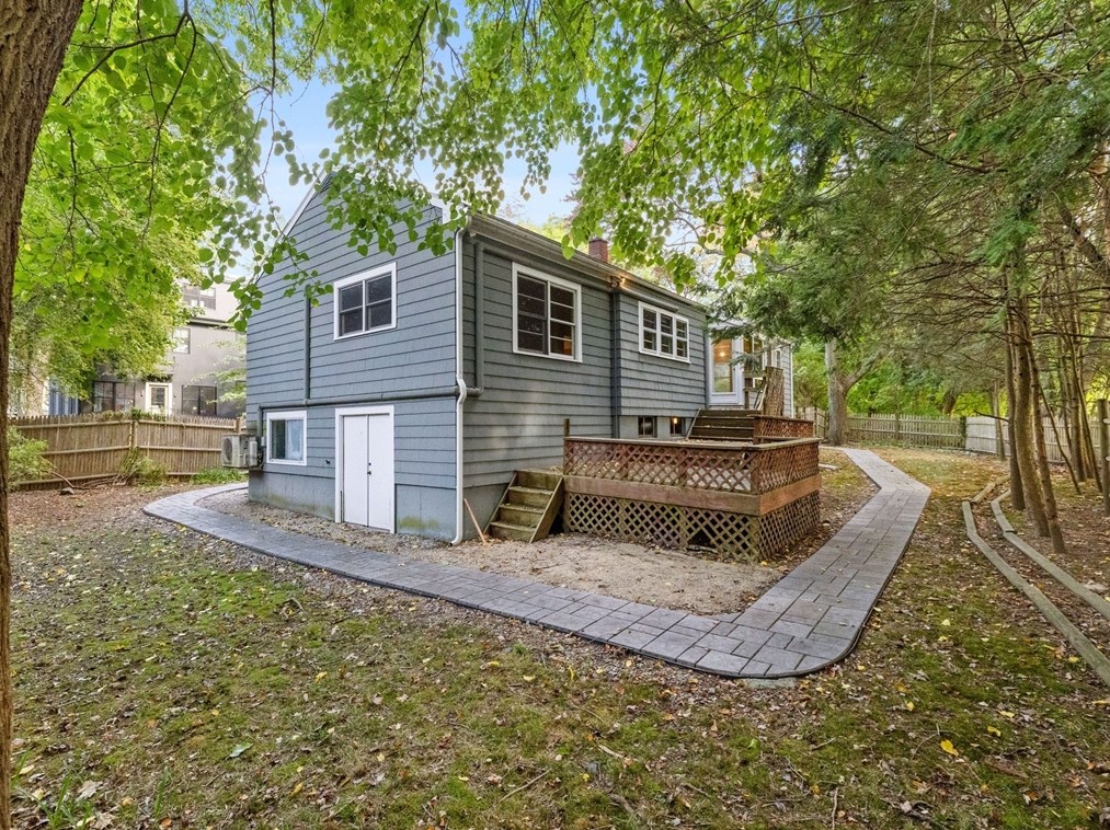 111 Fairmont St, Arlington MA 02474-8718 exterior