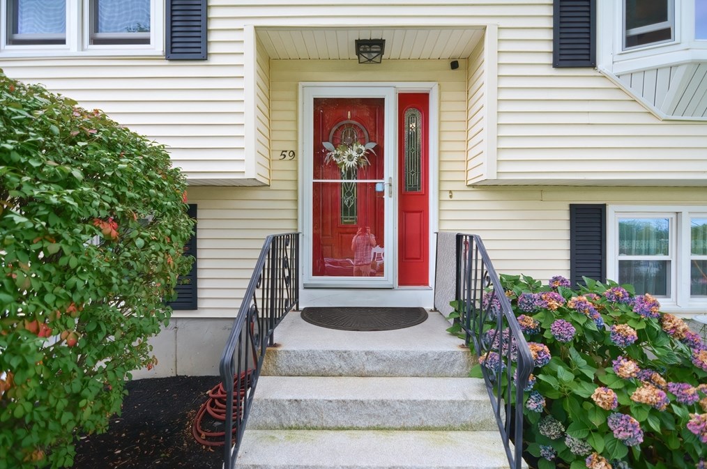 59 Longhill Dr, Leominster, MA 01453