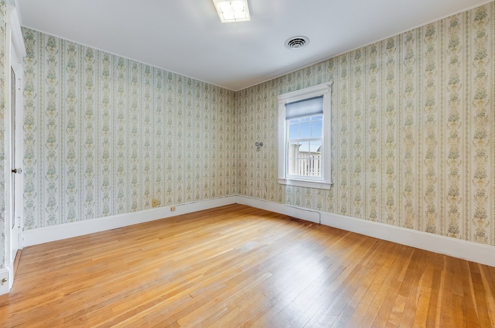 1449 Quincy Shore Dr, Quincy MA 02171-2932 exterior