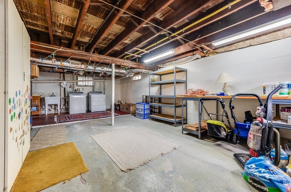 1449 Quincy Shore Dr, Quincy MA 02171-2932 exterior