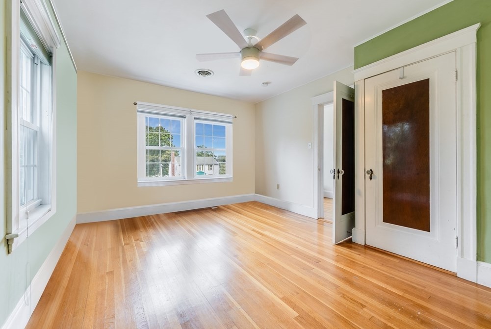 1449 Quincy Shore Dr, Quincy MA 02171-2932 exterior