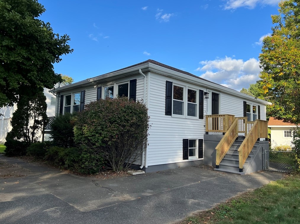 31 Bristol St, Montgomery, MA 01085