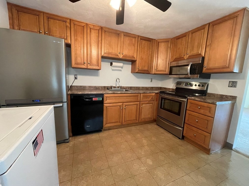 175 Willard St #27, Lowell, MA 01850