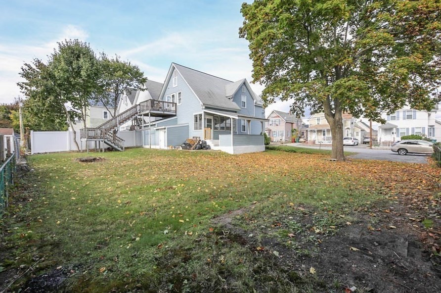 206 Mt Hope St, Lowell, MA 01854