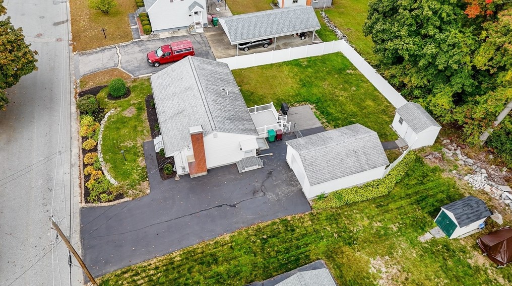 61 Meadowview Dr, Lowell, MA 01854