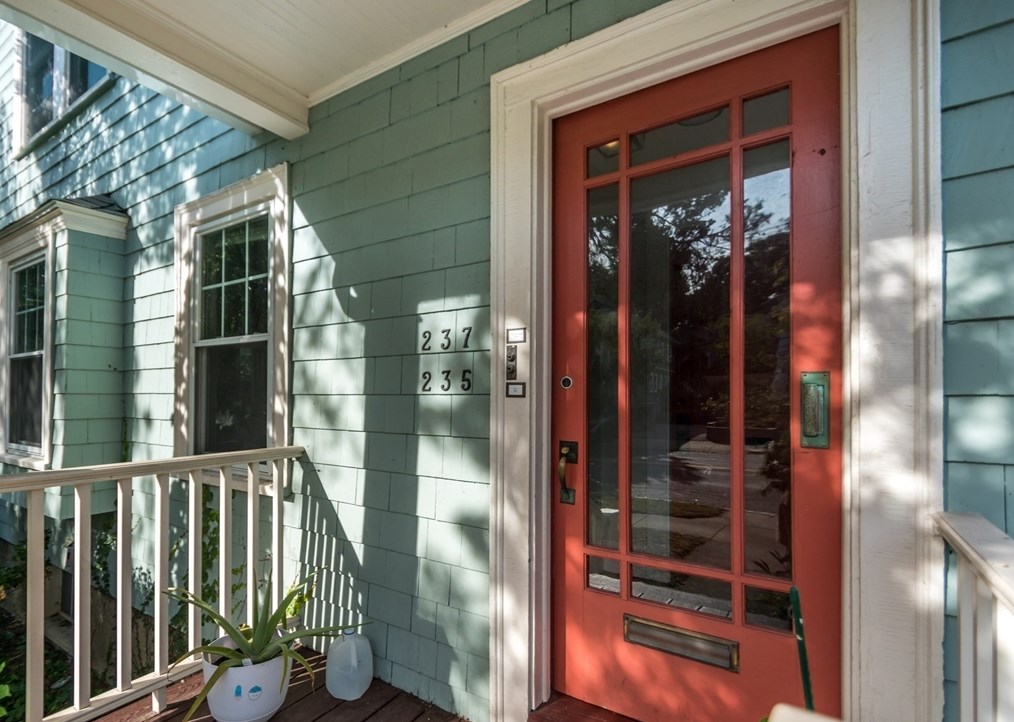 235-237 Tremont St #235, Newton, MA 02458