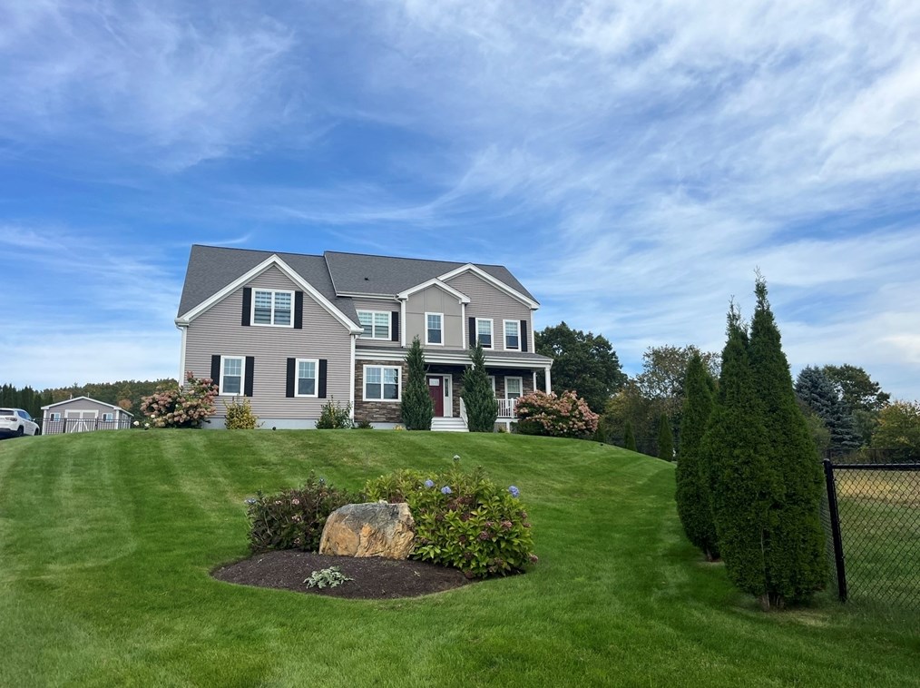 121 Northboro Rd, Southborough, MA 01772