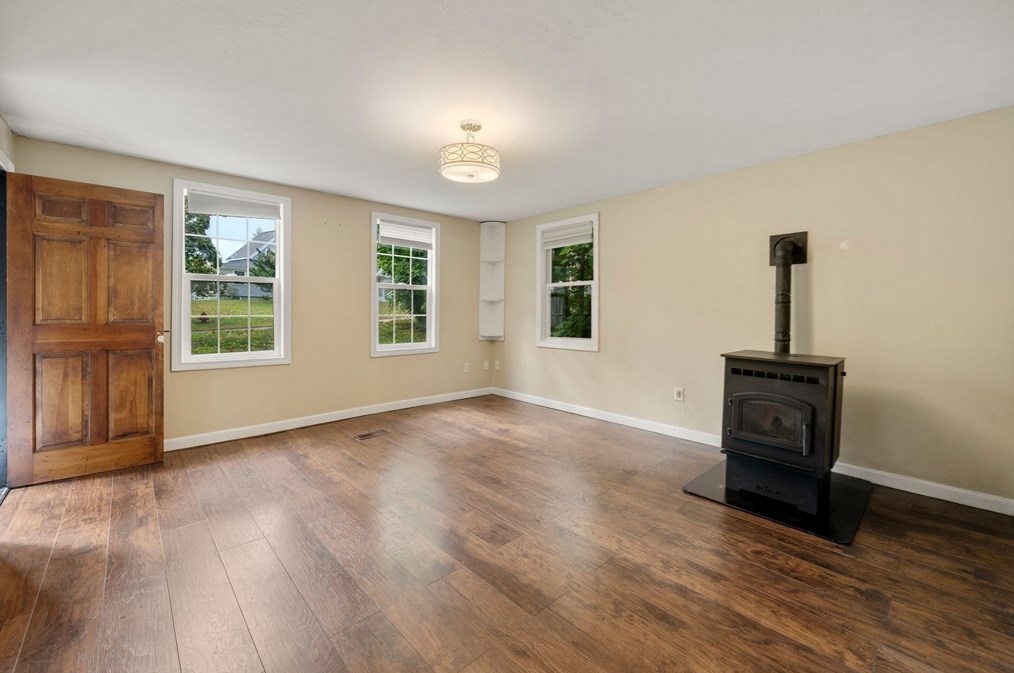 175 Plymouth St, Carver MA  02330-1002 exterior