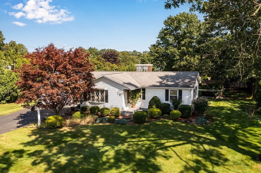 18 Willimansett St, South Hadley, MA 01075
