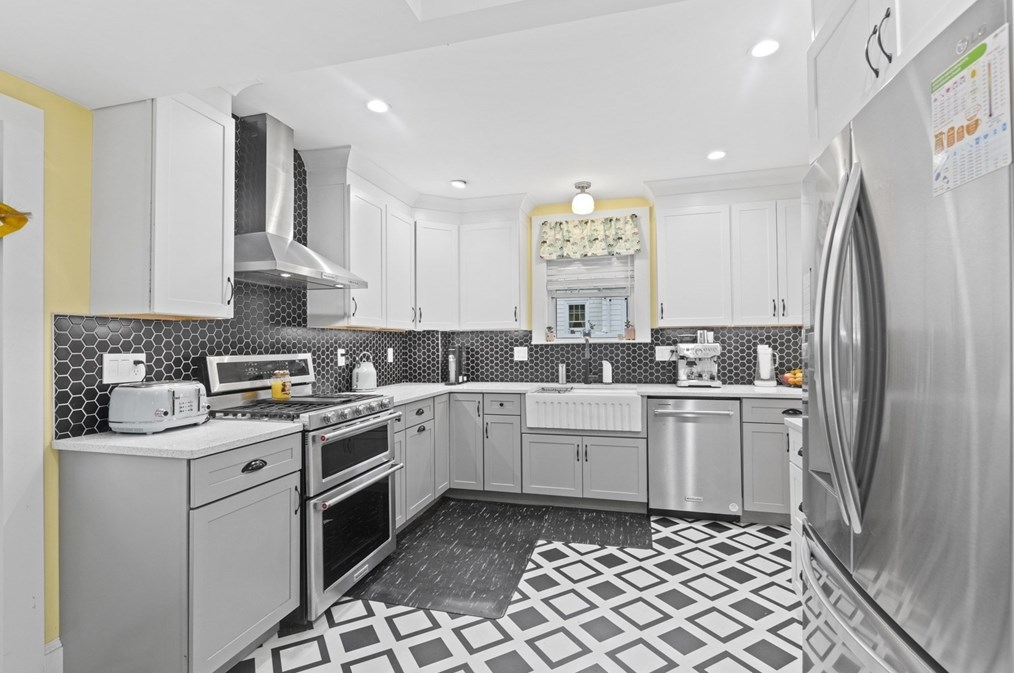 176 Salem St, Reading, MA 01867 exterior