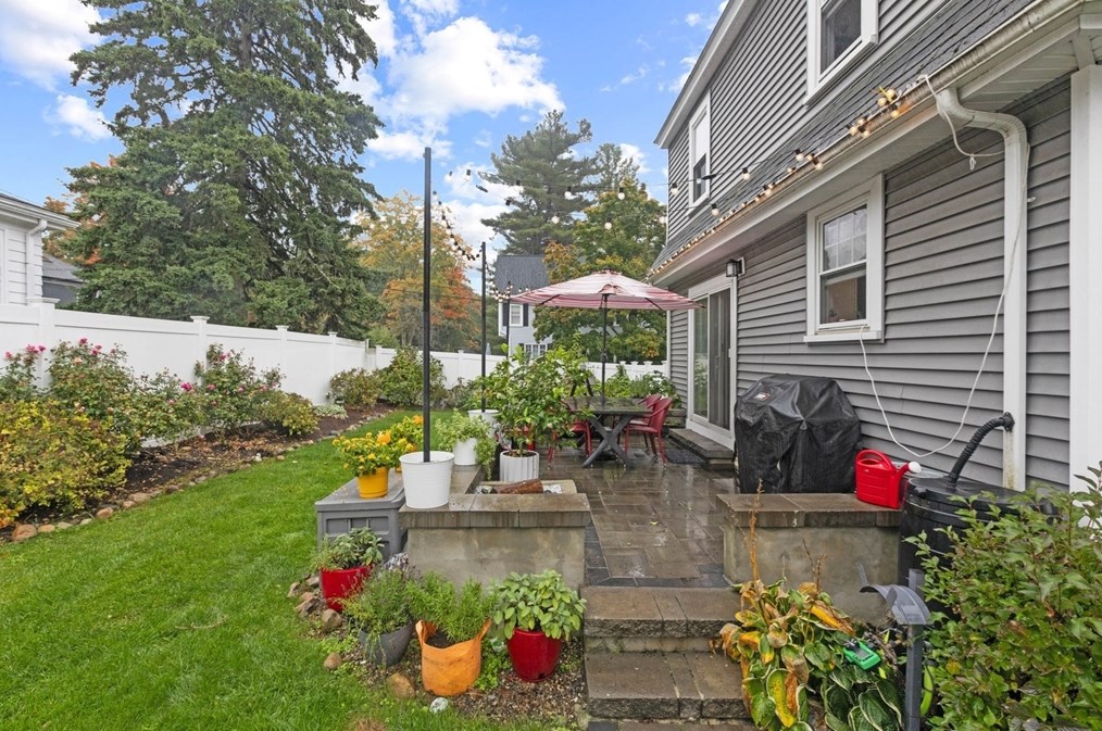 176 Salem St, Reading MA 01867-2617 exterior