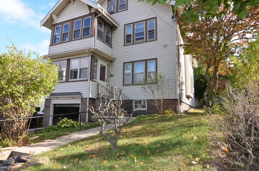 240 Southern Artery, Quincy MA  02169-2205 exterior