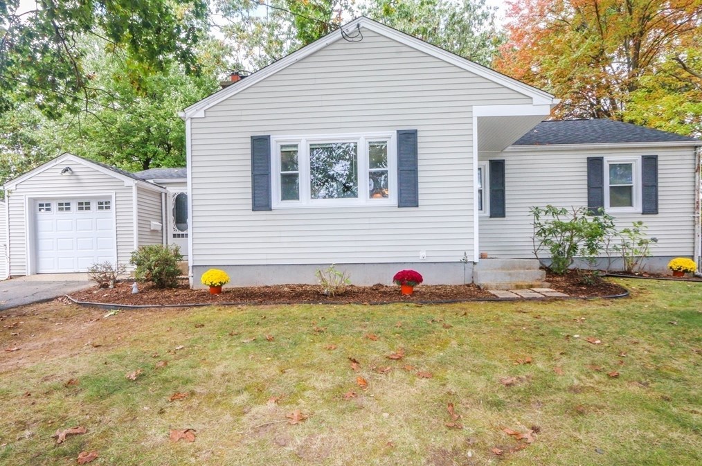 16 Irene St, Springfield, MA 01108