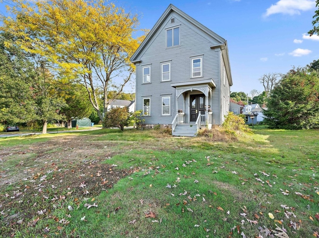 180 Franklin St #2, Whitman, MA 02382