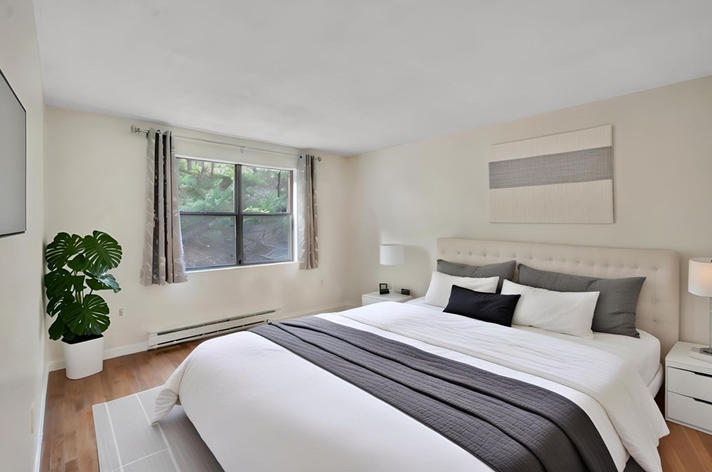 10 Wrentham Rd, Worcester, MA 01602-1348