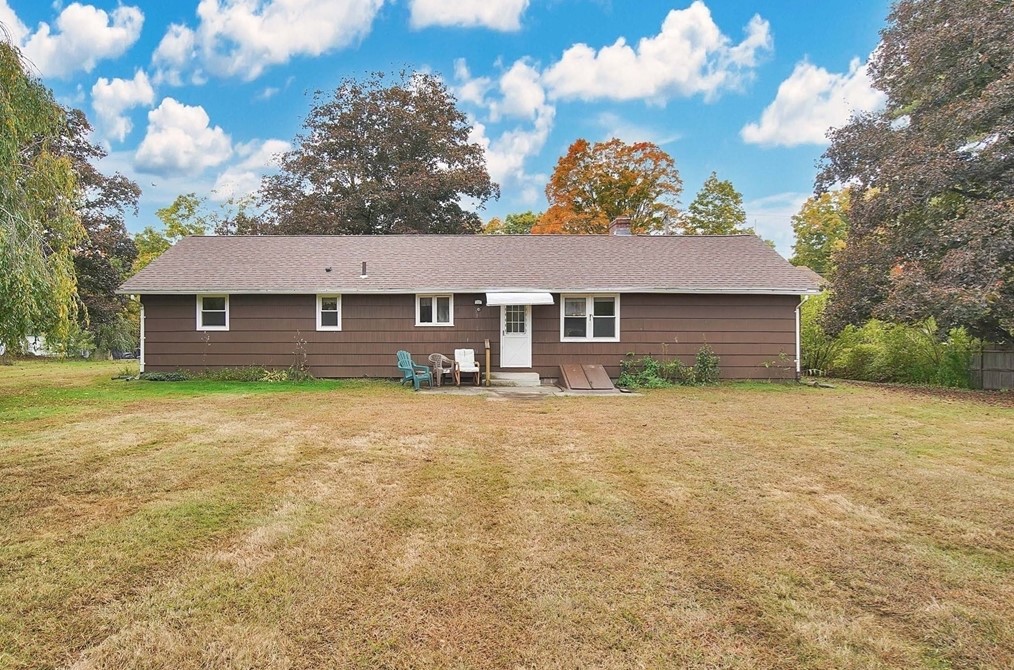 75 Hadley St, South Hadley MA 01075-1047 exterior