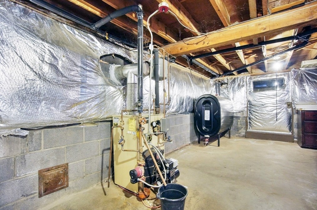 75 Hadley St, South Hadley MA 01075-1047 exterior