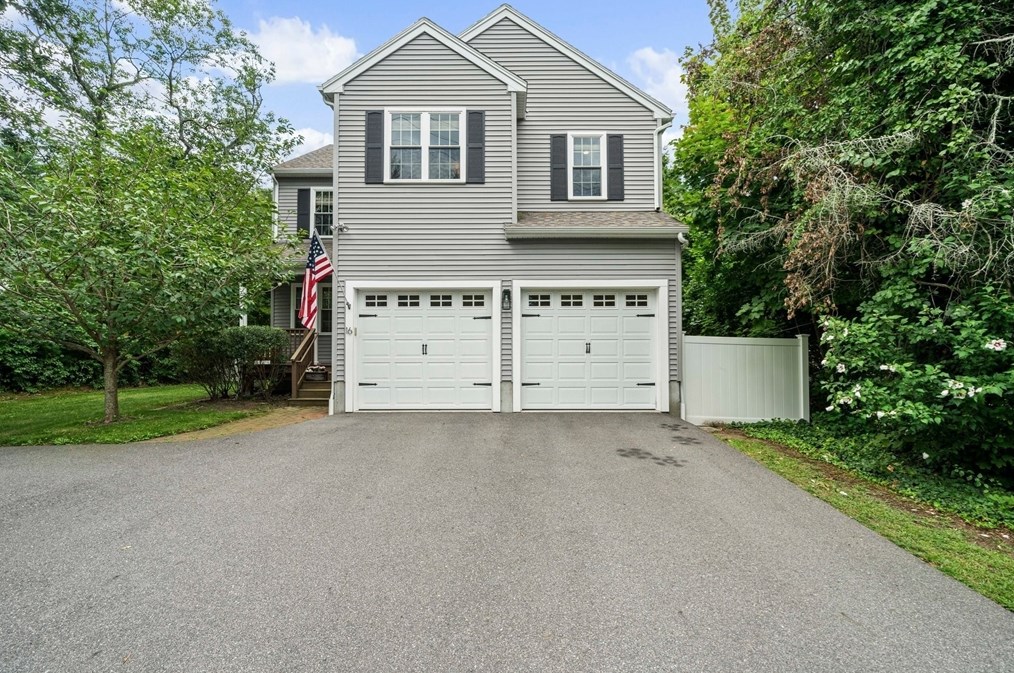 16 Acorn St, Marshfield, MA 02050 exterior