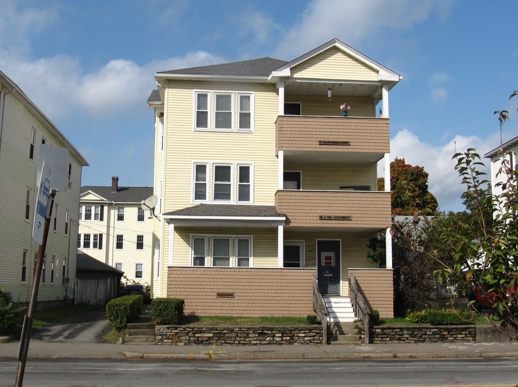 507 Grafton St, Worcester, MA 01604