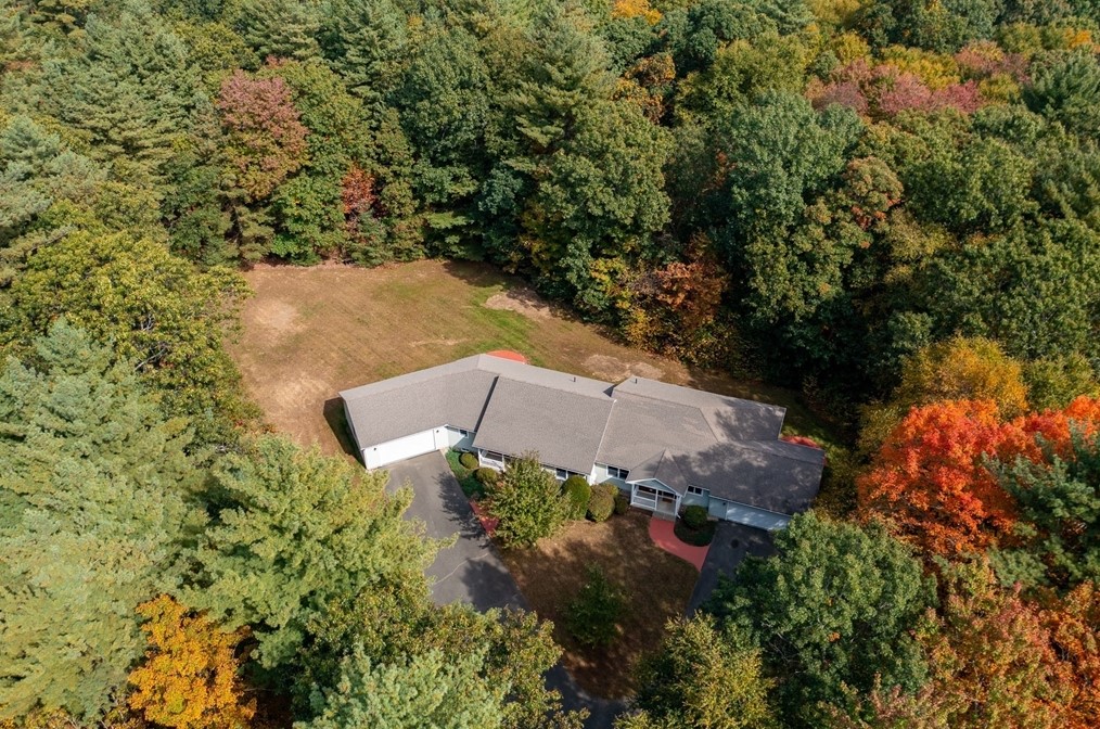 50 Pomeroy Meadow Rd, Southampton, MA 01073