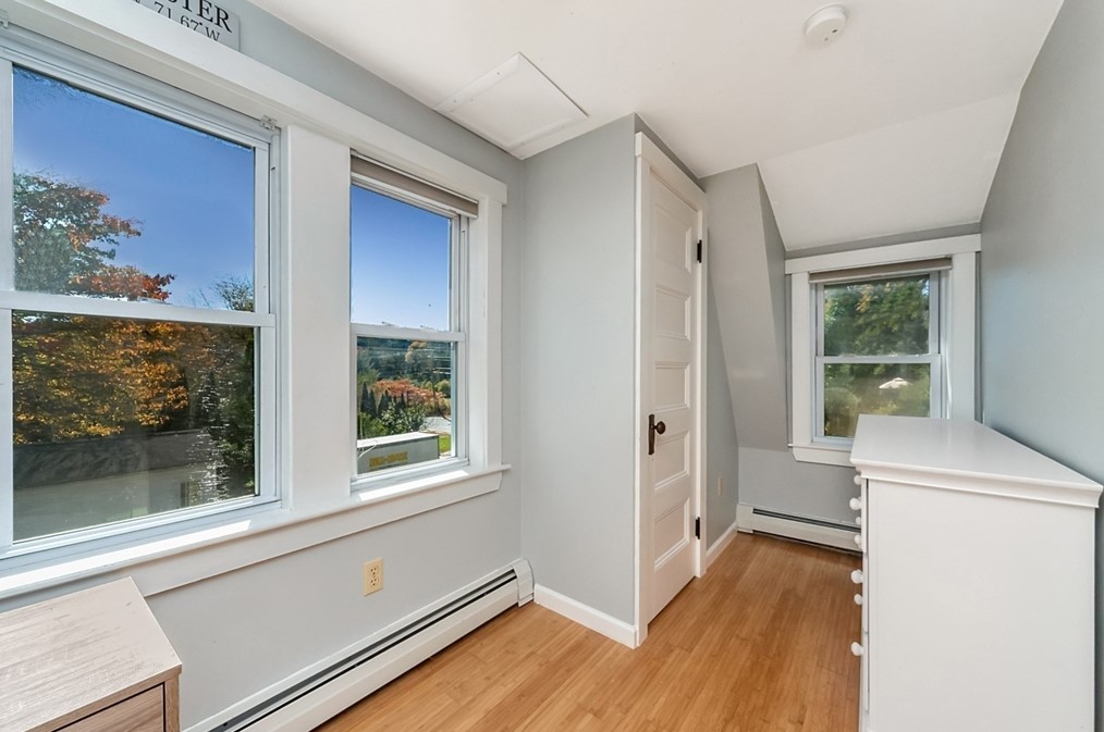 2677 Main St, Lancaster MA 01523-2327 exterior