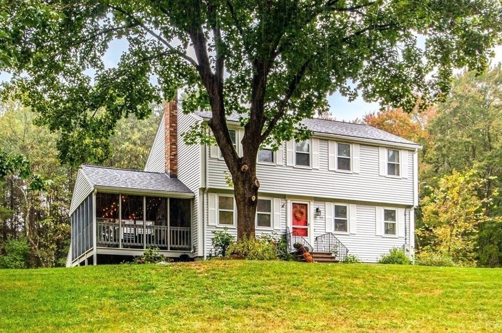 11 Spruce Rd, Medway, MA 02053 exterior