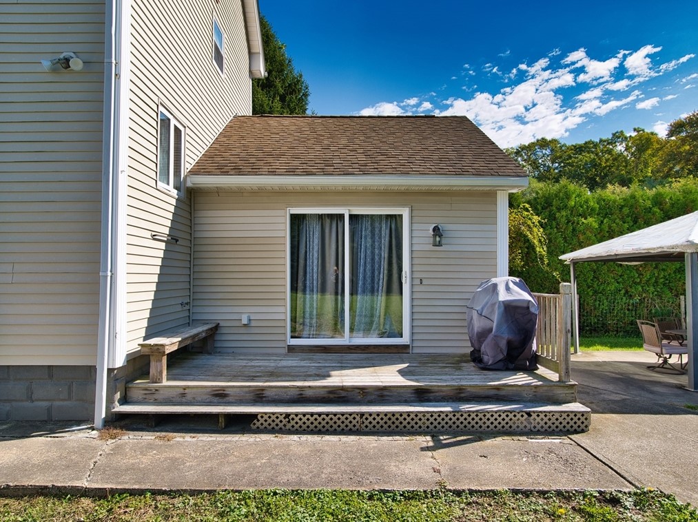 3 Wordell St, Dartmouth MA  02748-1600 exterior