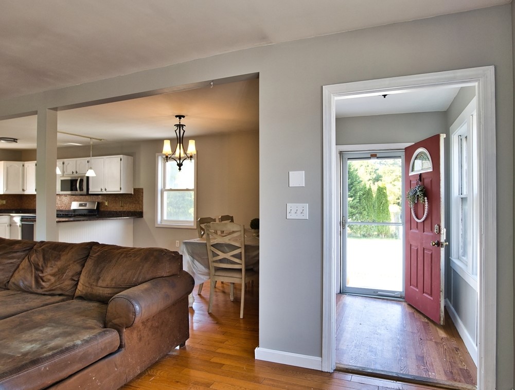 3 Wordell St, Dartmouth MA  02748-1600 exterior