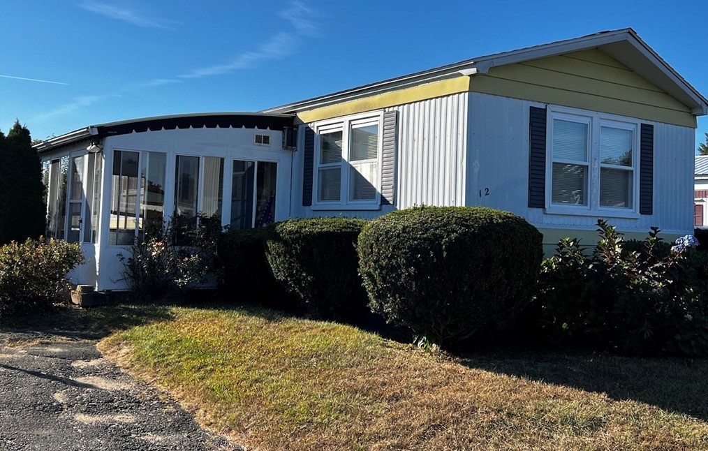 12 1st Ave, Montgomery, MA 01085