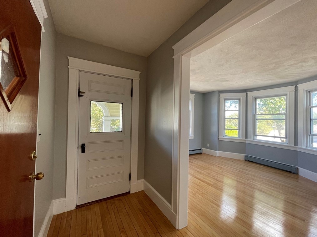 334 Linwood Ave, Newton, MA 02460 exterior