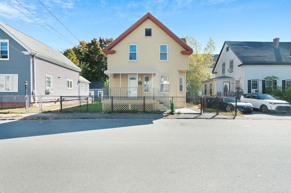 14 Pond St, Georgetown, MA 01835