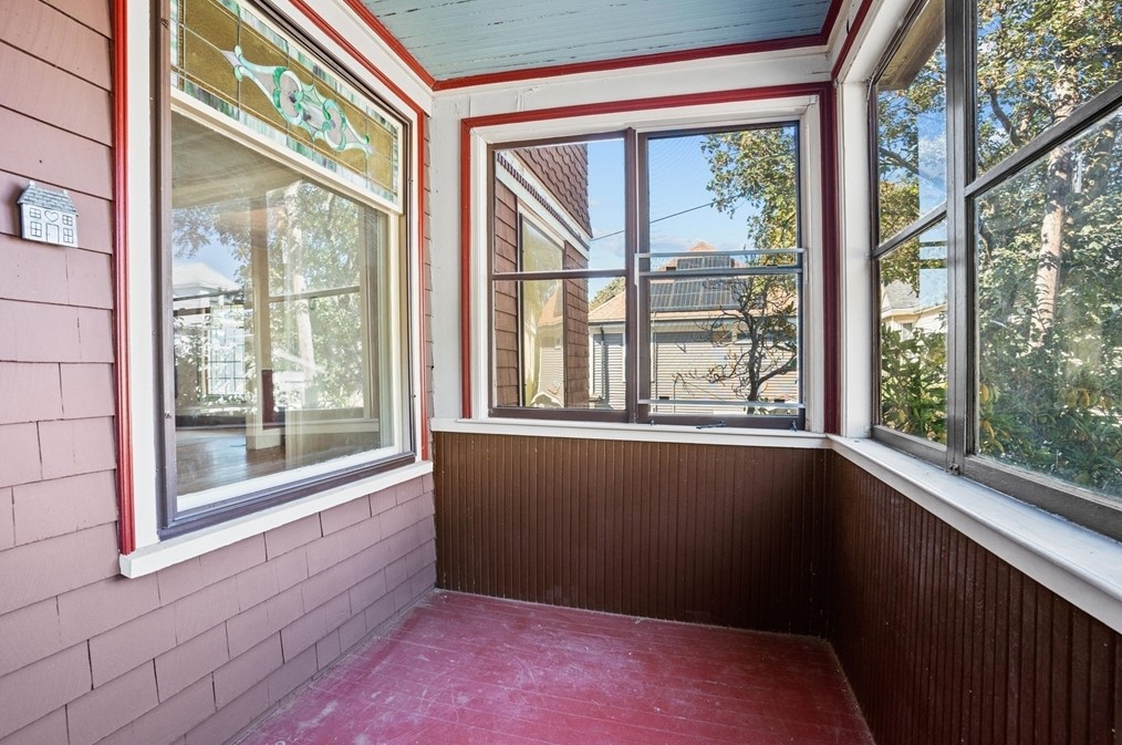 24 Oak Hill Rd, Saugus, MA 01906