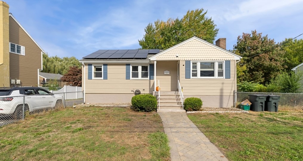 37 School St, Saugus, MA 01906