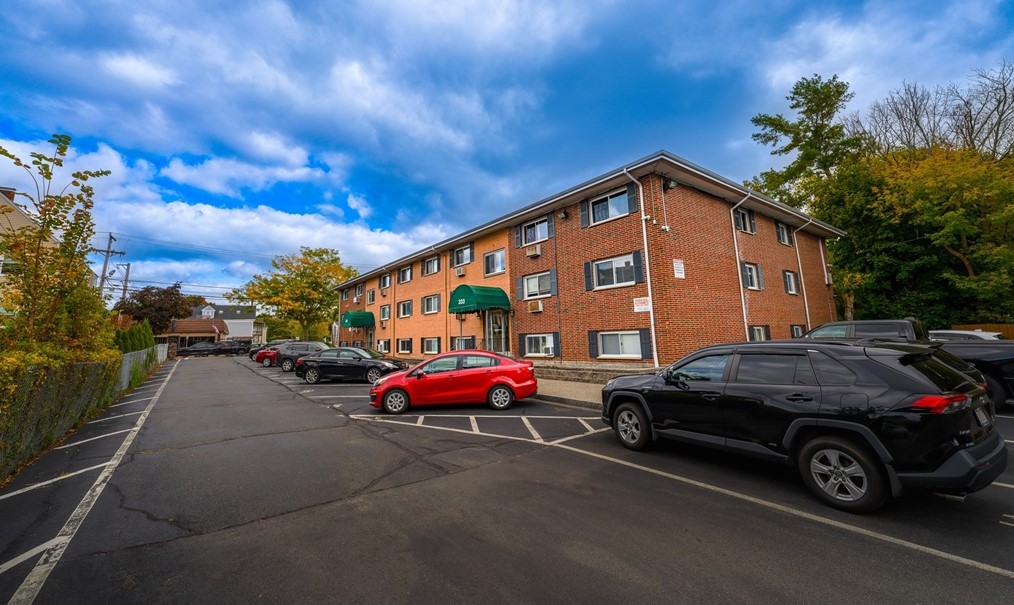 333 Central St #1a, Saugus, MA 01906
