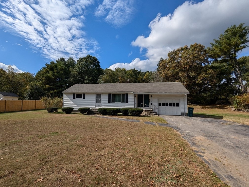 136 W Acton Rd, Stow, MA 01775