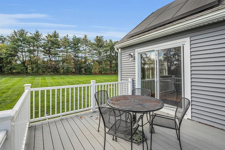 8 The Ln, Lunenburg, MA 01462 - MLS 73301207 - Coldwell Banker