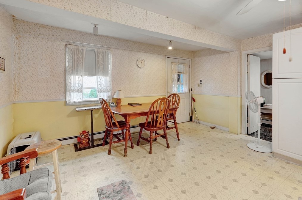 58 Maple St, Lowell, MA 01852