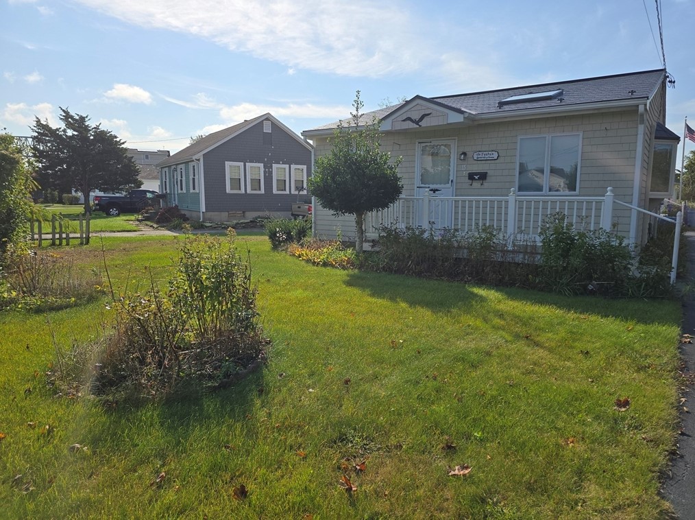 15 Wright Ln, Bourne, MA 02532