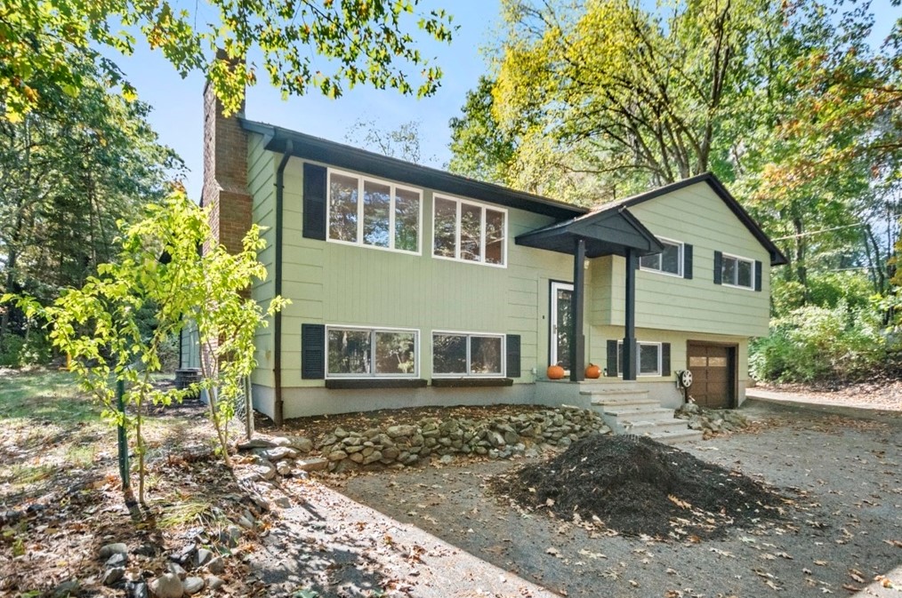 1704 Trapelo Rd, Waltham, MA 02451 exterior
