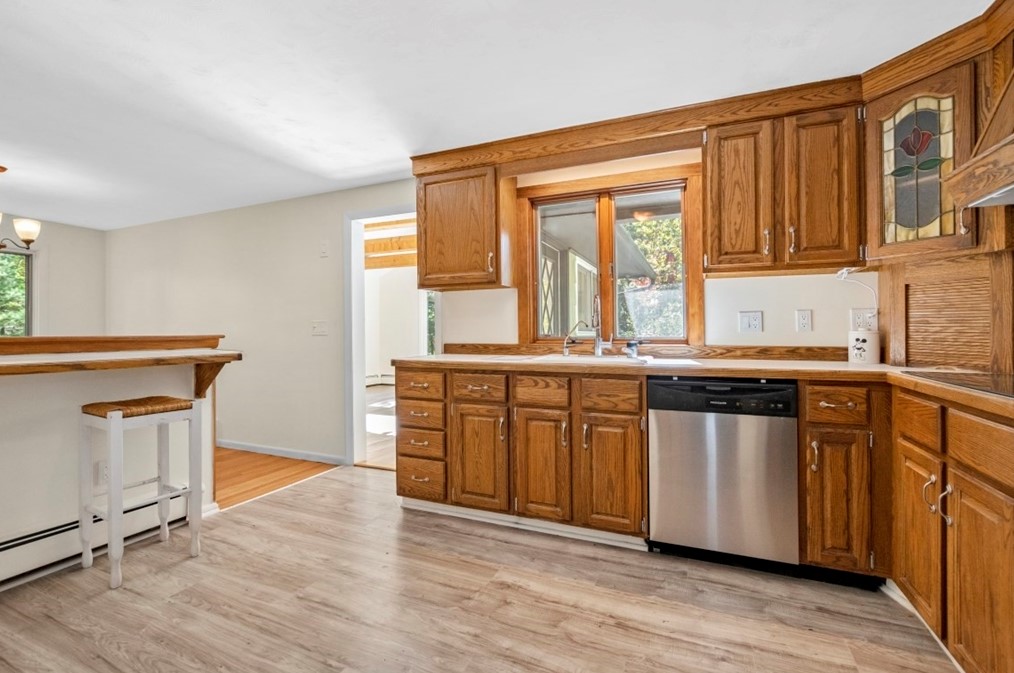 1704 Trapelo Rd, Waltham MA 02452-6363 exterior