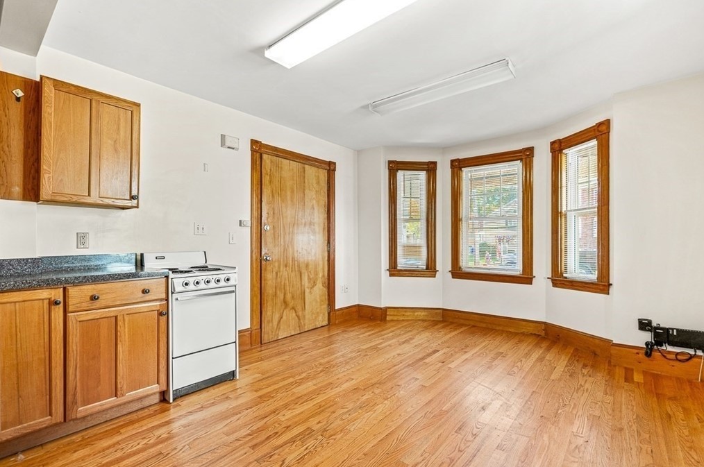 1011 Massachusetts Ave, Arlington MA 02476-4310 exterior