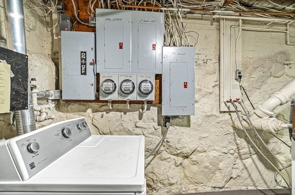 1011 Massachusetts Ave, Arlington MA 02476-4310 exterior