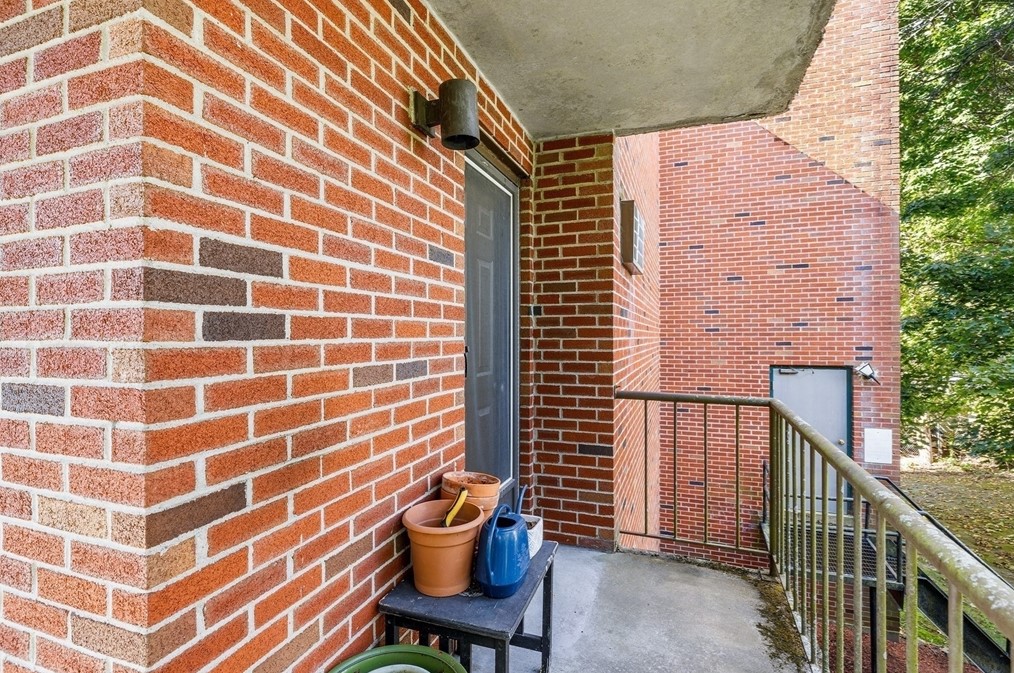 10 Rutledge St #2f, Worcester, MA 01604