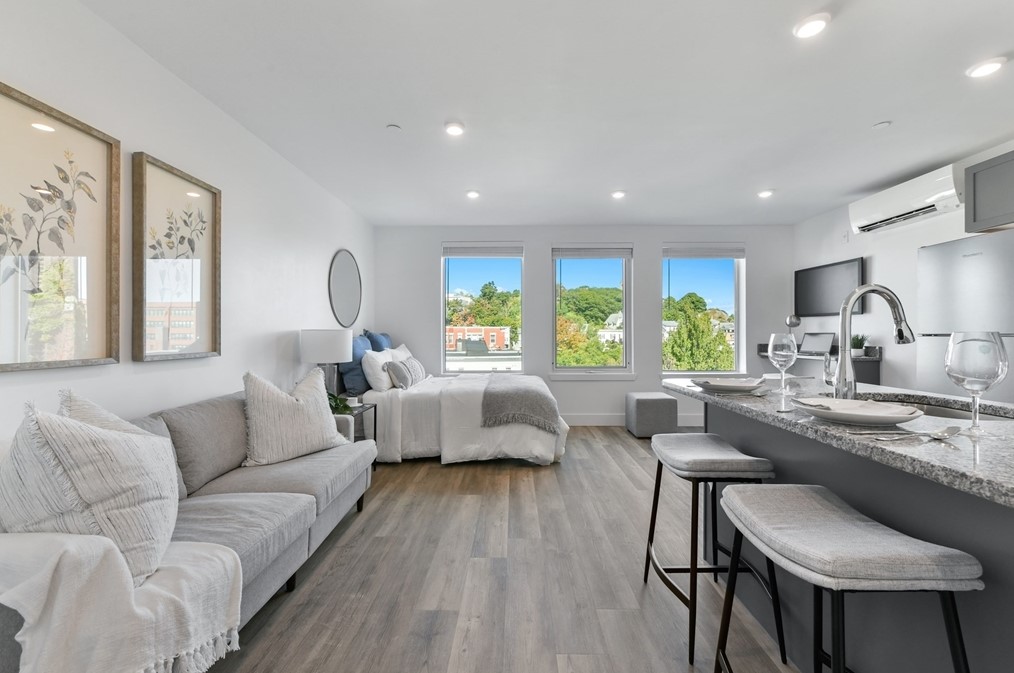 585 Essex St #205, Lynn, MA 01901