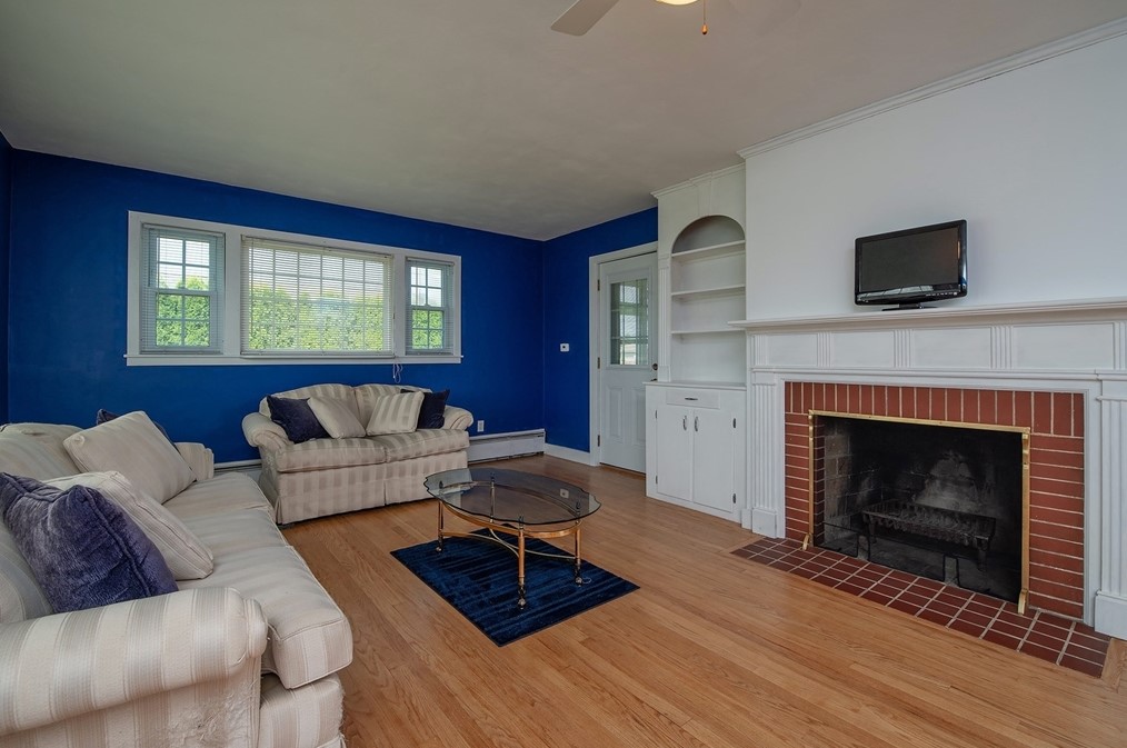648 Chapin St, Ludlow, MA 01056 exterior