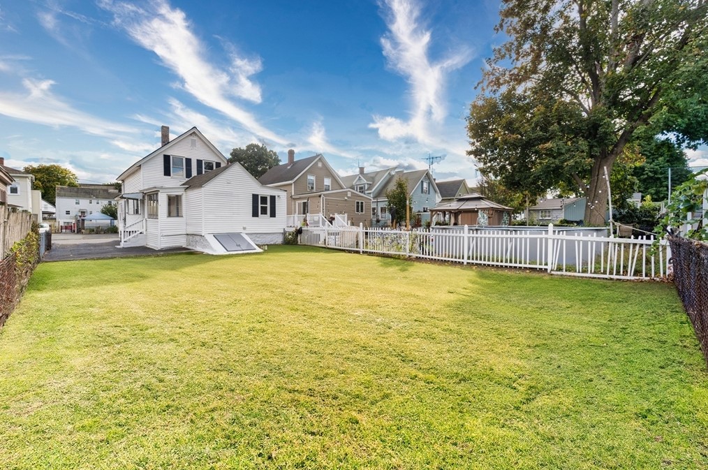 74 Cosgrove St, Lowell, MA 01852