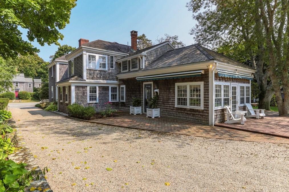 4259 Main St, Barnstable MA 02630-1140 exterior