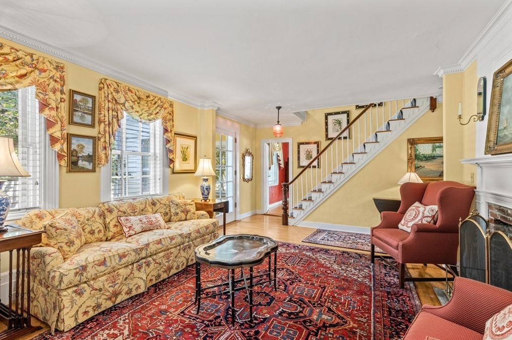 4259 Main St, Barnstable MA 02630-1140 exterior